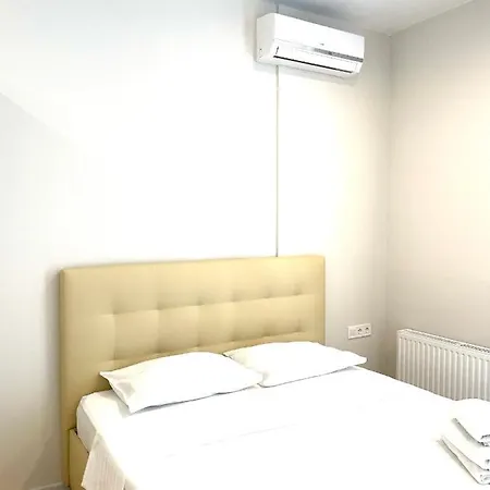 French Quarter Apartment Киев Экстерьер фото